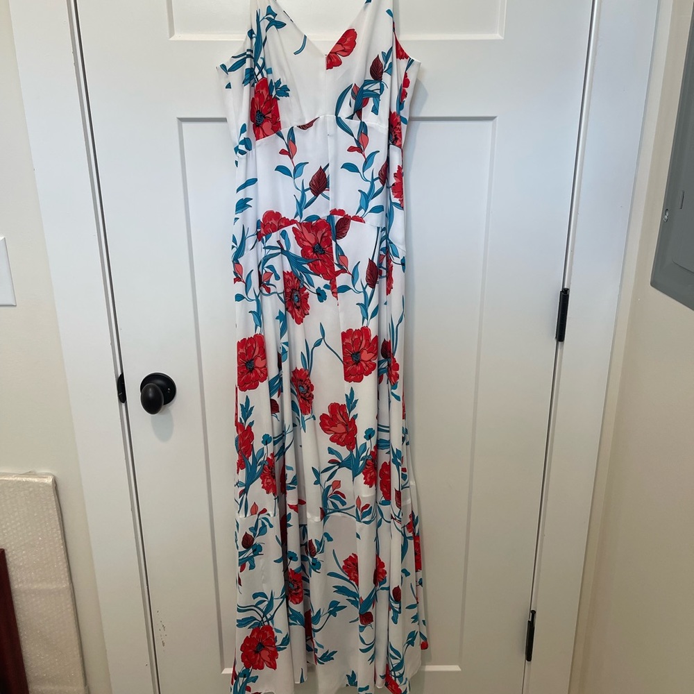 Flowered Strapless - Picture 7 of 7